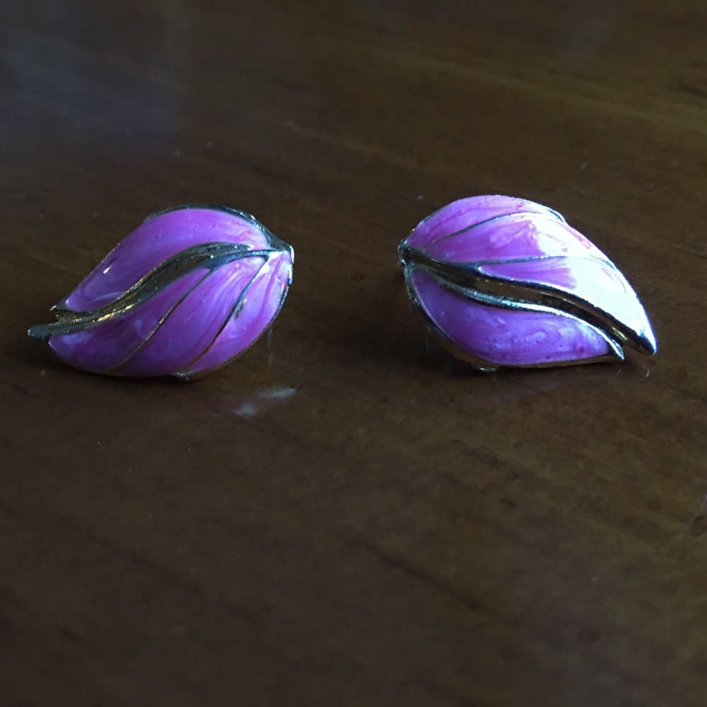 Avon Pink Leaf Earrings